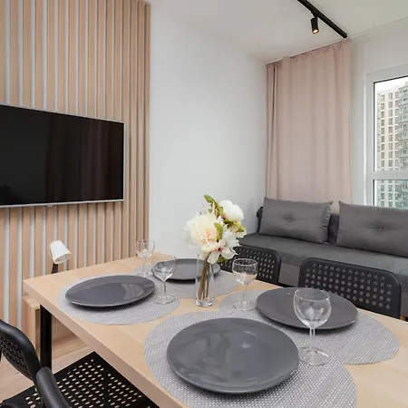 Letnica Modern Near Arena By Renters Appartamento *